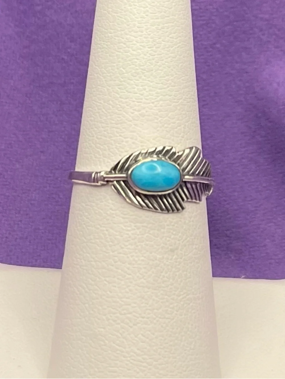 Vintage .925 Sterling silver dainty turquoise ring size 7